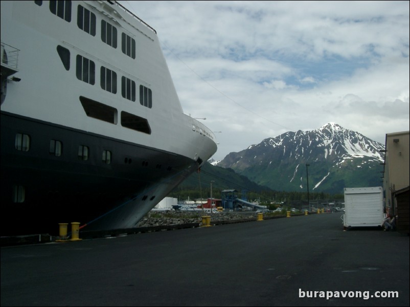 The ms Statendam (Holland America) docked at Seward.