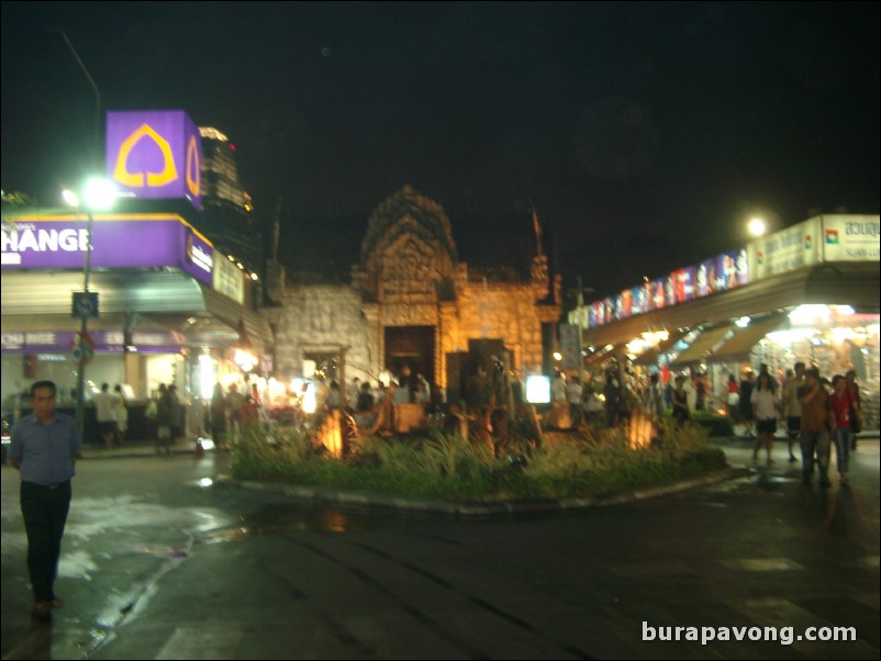 Suan Lum Night Bazaar.