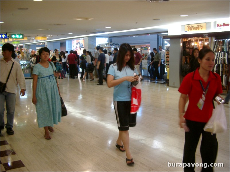 Inside Central Praram 3, another gigantic shopping mall.