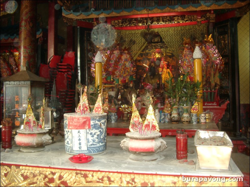 Peiing Public School, a Chinese elementary school in Bangkok. Shrine area.