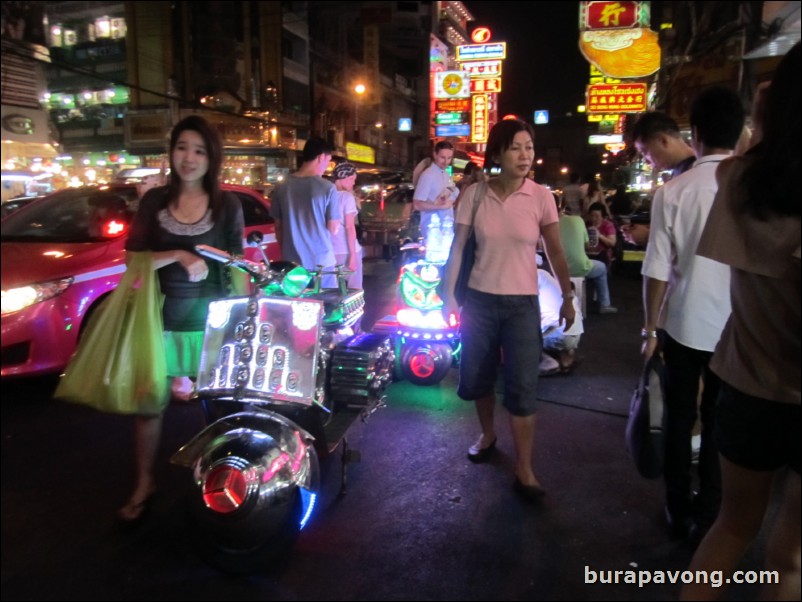 Night market at Yaowarat - Bangkok's Chinatown.