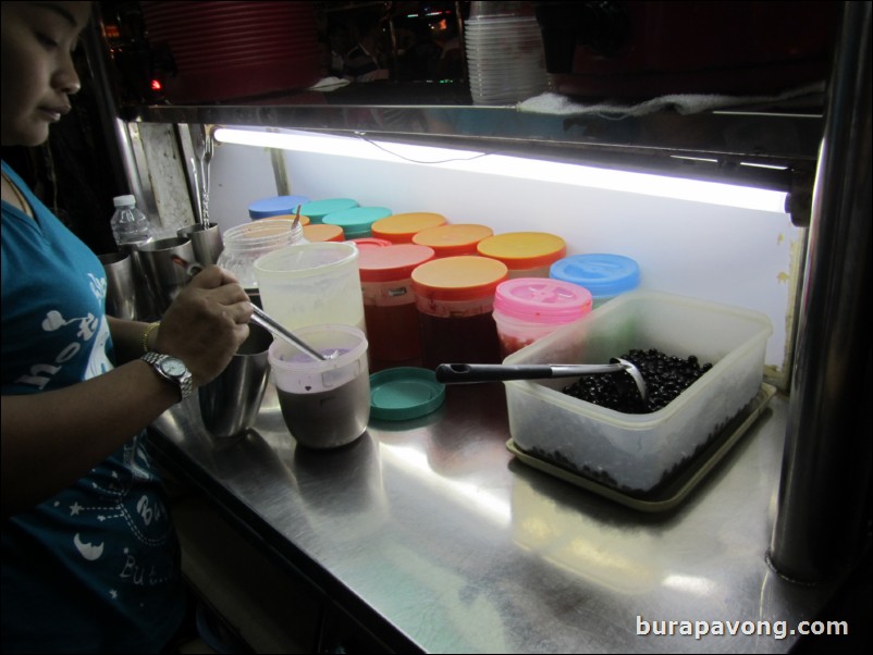 Night market at Yaowarat - Bangkok's Chinatown.