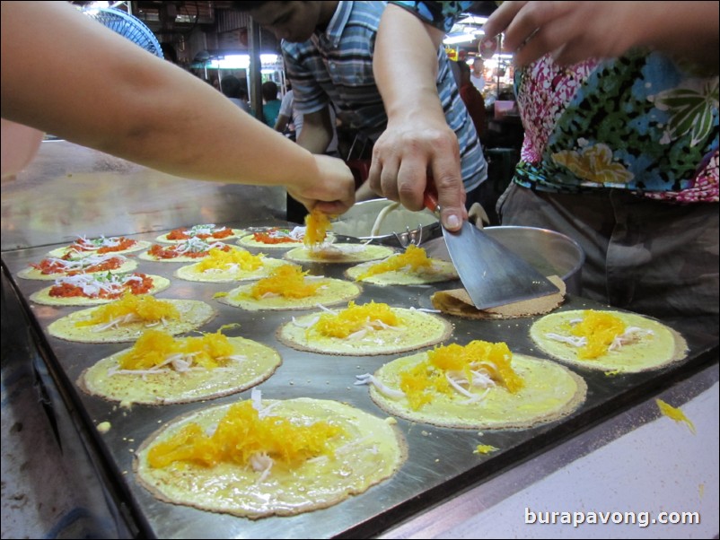 Night market at Yaowarat - Bangkok's Chinatown.