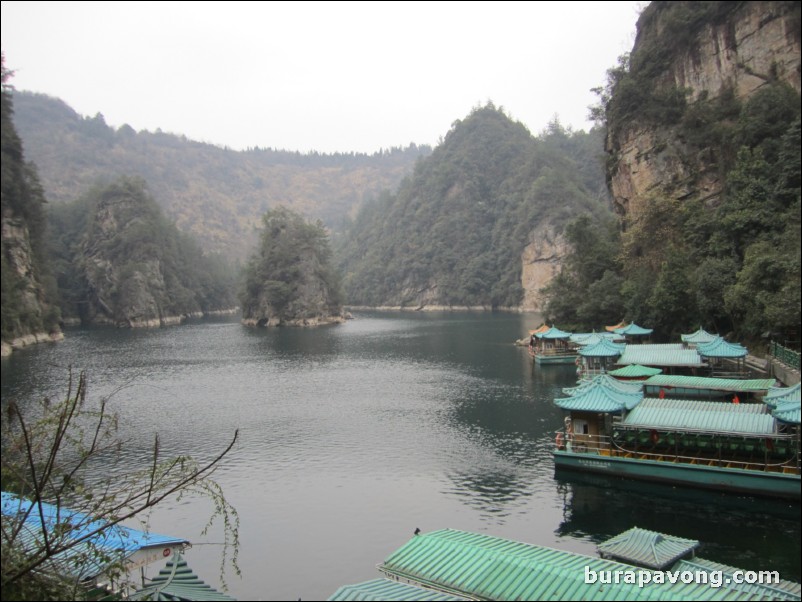 Baofeng Lake.