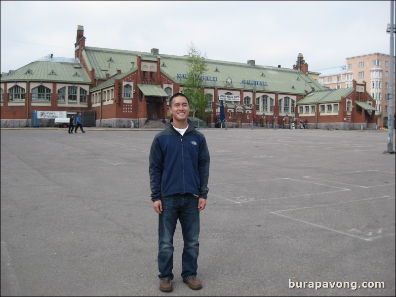 The flea market at Hietalahti Market Square. Closed due to national holiday.