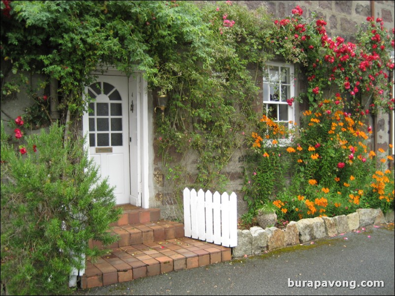Entrance to one of the cottages at Portree harbour.