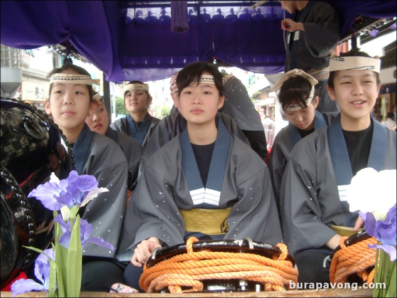 Sanja Matsuri (Festival of Asakusa Shrine).