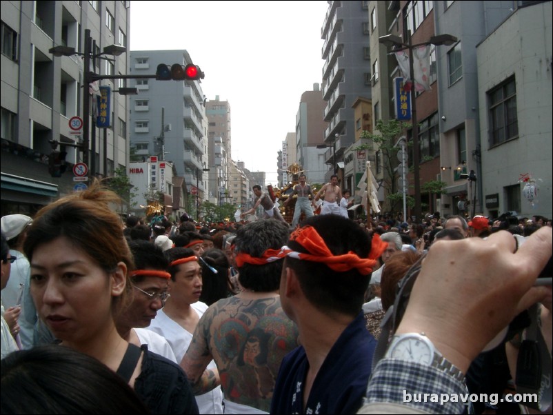 Sanja Matsuri (Festival of Asakusa Shrine).