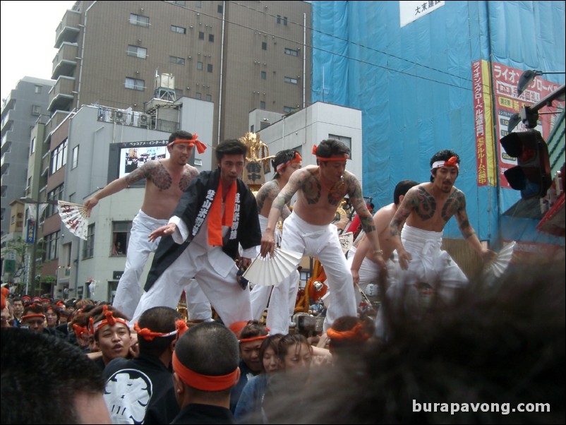 Sanja Matsuri (Festival of Asakusa Shrine).