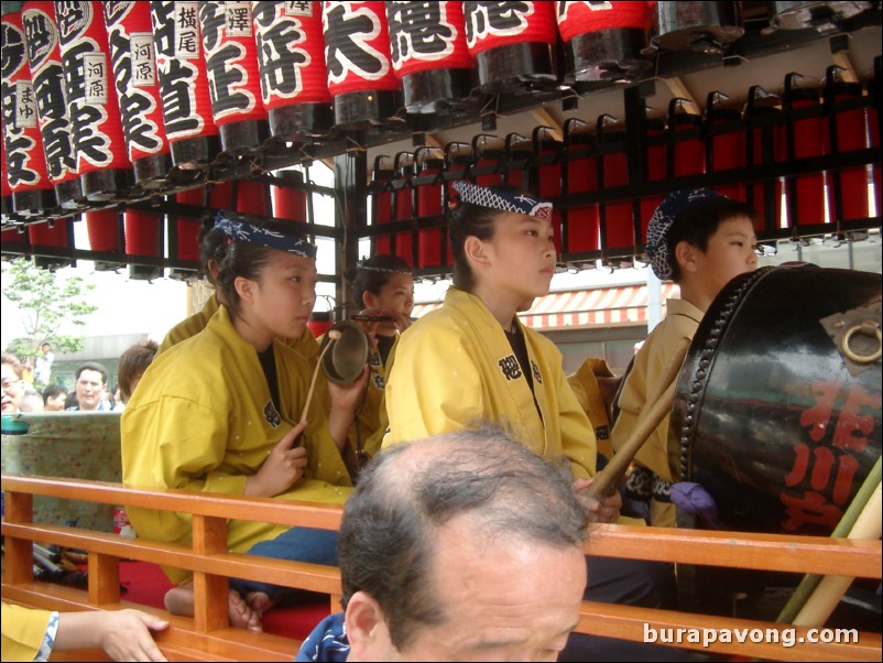 Sanja Matsuri (Festival of Asakusa Shrine).