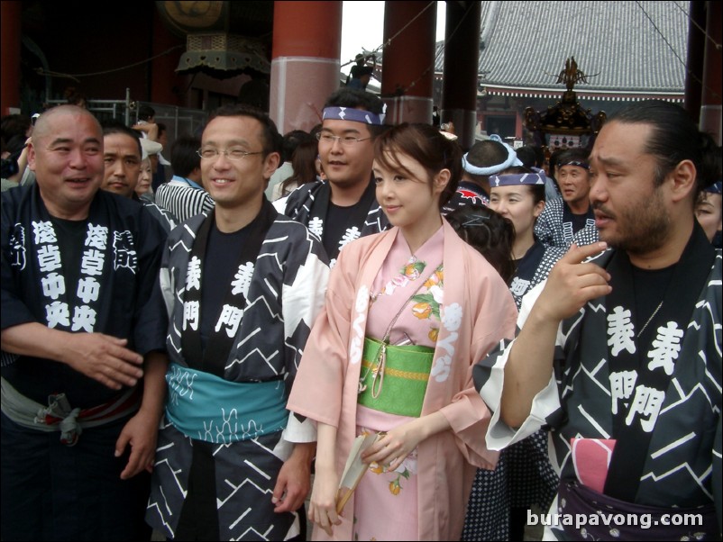 Sanja Matsuri (Festival of Asakusa Shrine).