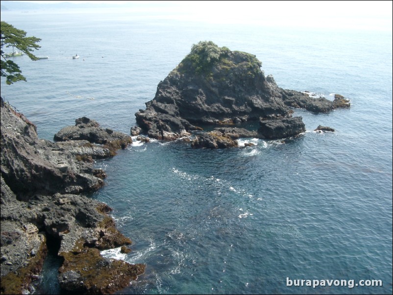 Nishikigaura coastline and gardens of Hotel New Akao Royal Wing, Atami.