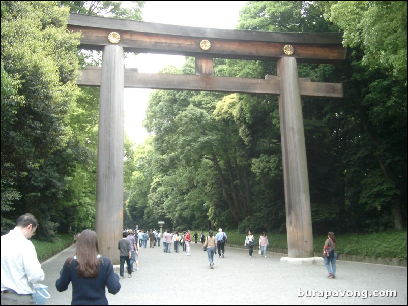 Meiji-jingu (Meiji Shrine).