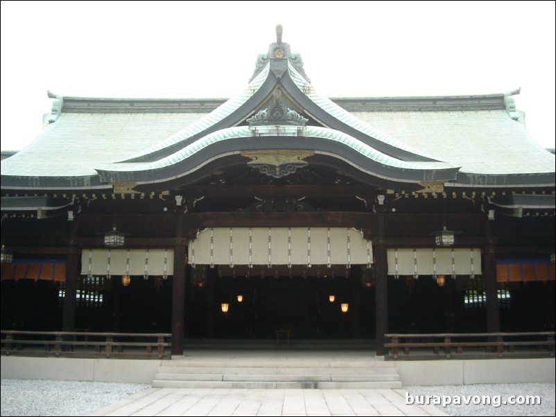 Meiji-jingu (Meiji Shrine).