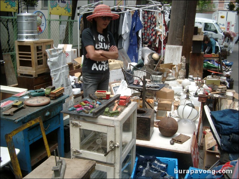 Antiques market outside Togo-jinja.