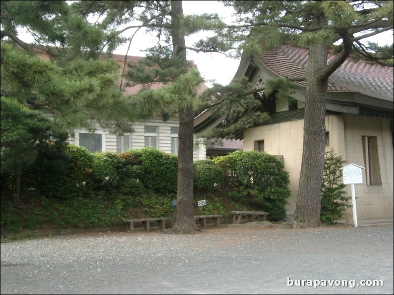 Meiji-jingu Treasure Museum, Yoyogi-koen (Yoyogi Park).