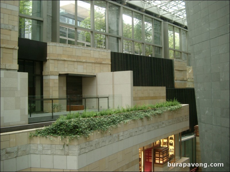 Shopping center at Roppongi Hills.