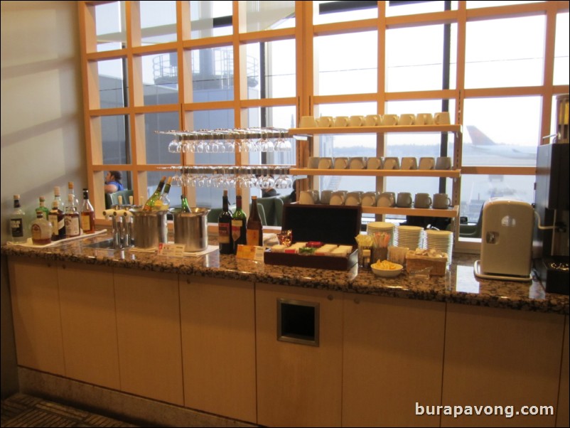 United lounge.