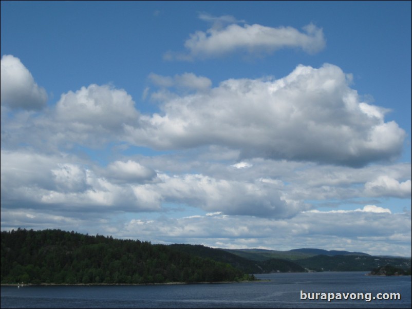 Sailing into Oslo.