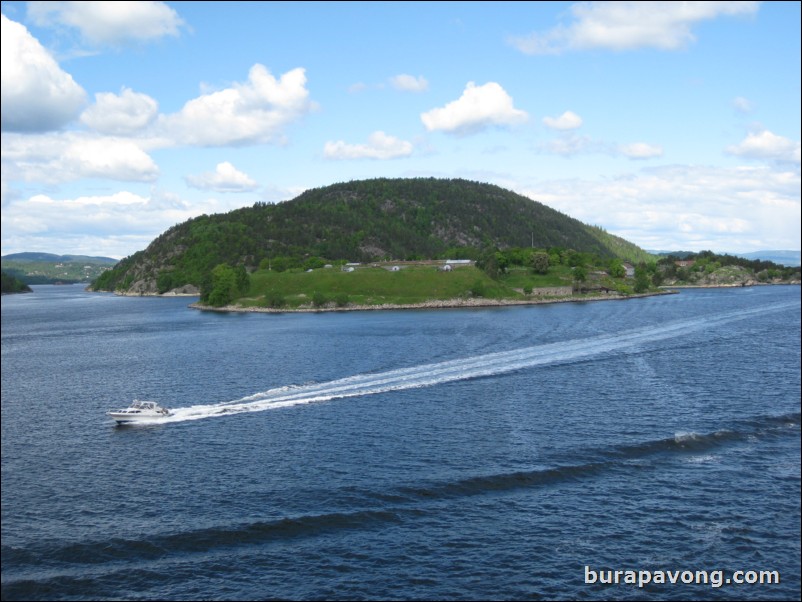 Sailing into Oslo.