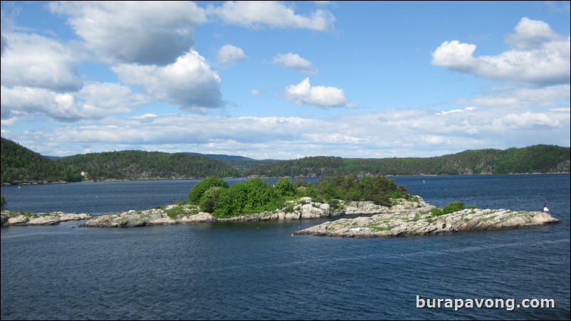 Sailing into Oslo.