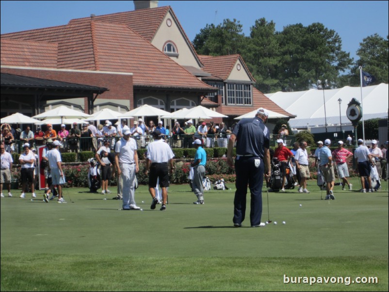 Practice putting green.