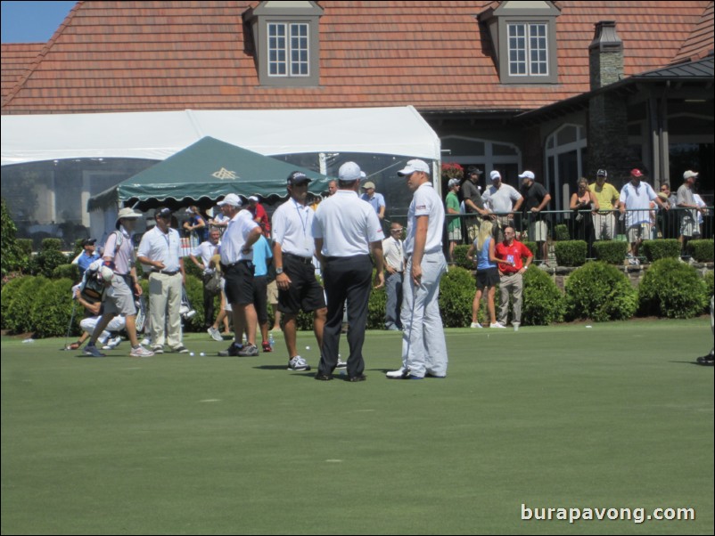 Practice putting green.