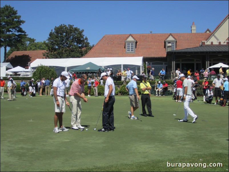 Practice putting green.