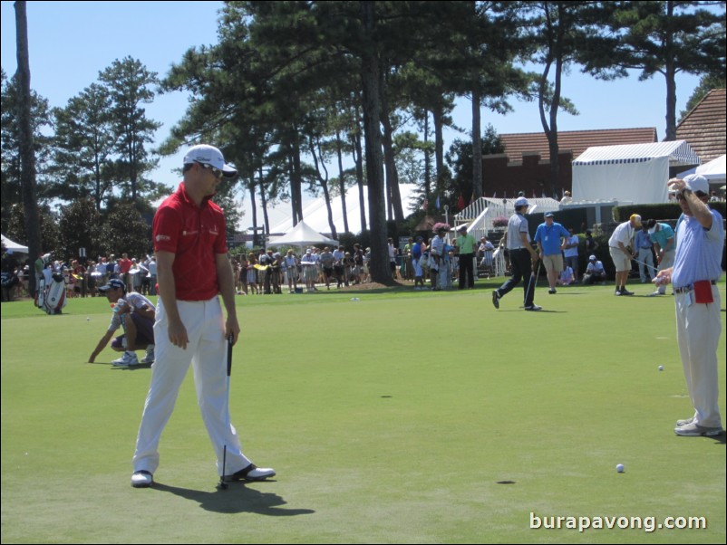 Practice putting green.