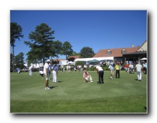 Practice putting green.