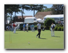 Practice putting green.