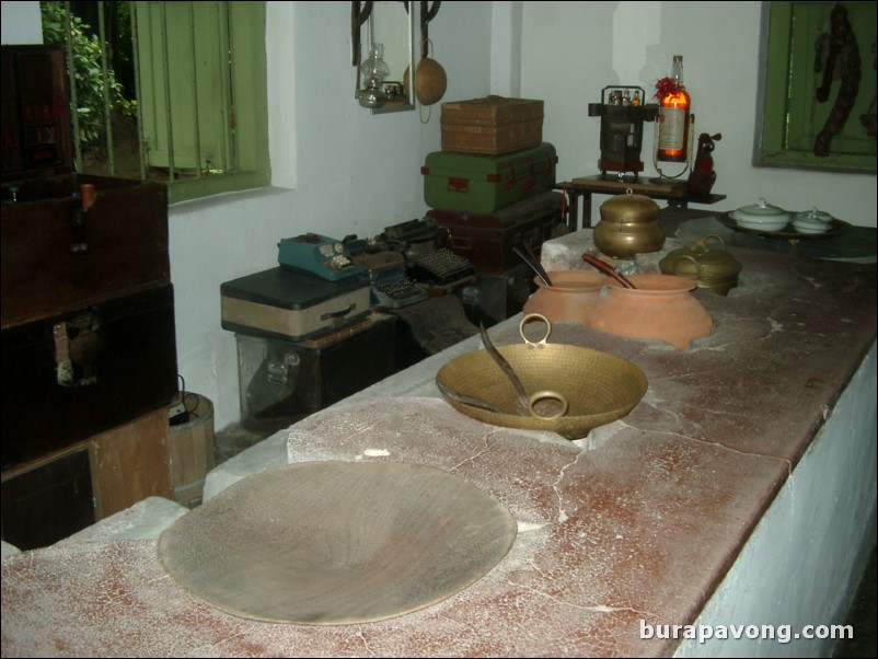 Really old traditional style kitchen at Pithak Chinpracha House Museum.