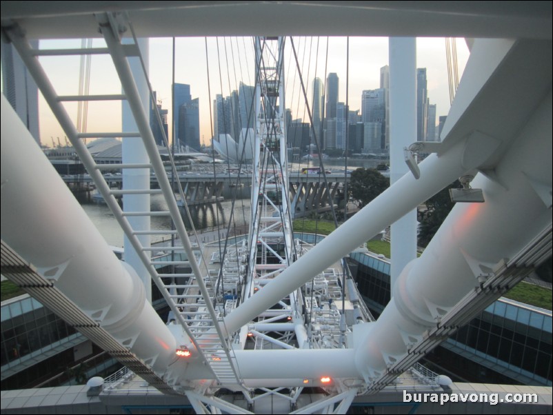 Singapore Flyer.