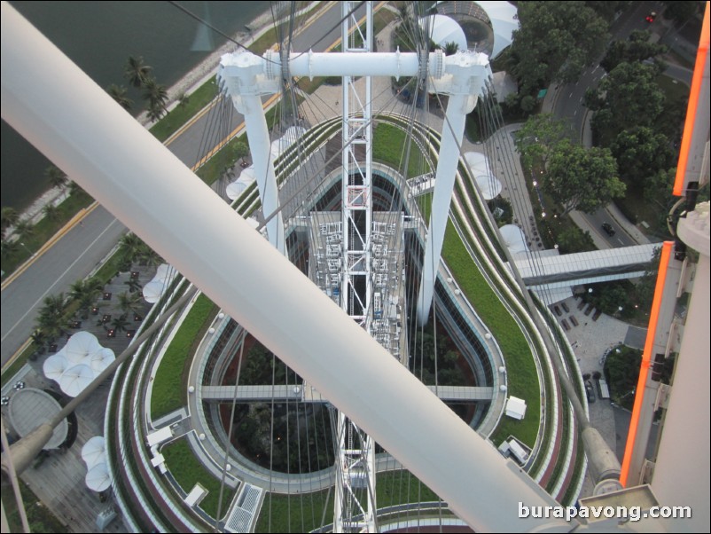 Singapore Flyer.