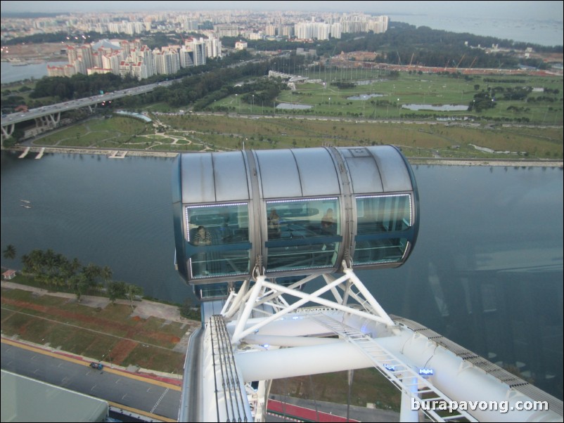 Singapore Flyer.