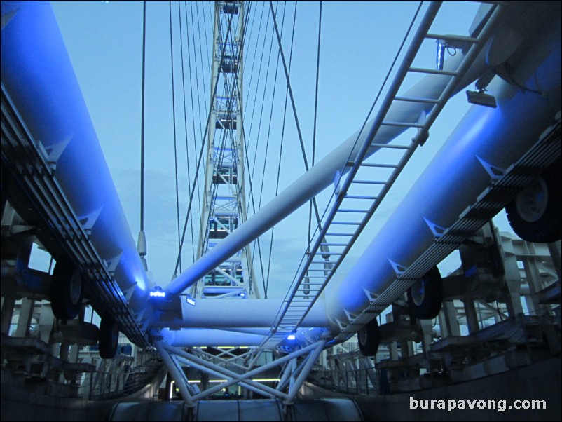 Singapore Flyer.