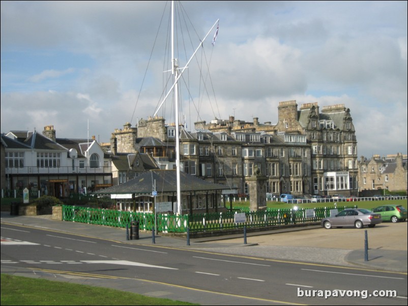 View of Golf Place and 18th Green Shop.