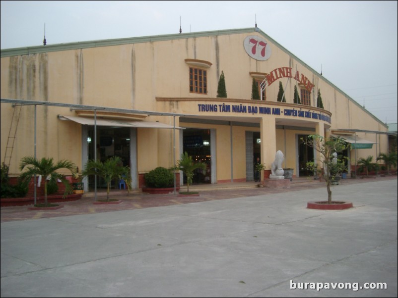 Tourist stop on the way to Ha Long Bay.